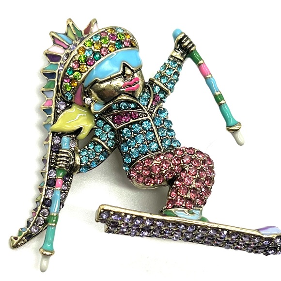 Heidi Daus 🆕”Helsinki Heidi” Limited Edition Swarovski Crystal pin ski downhill - Picture 3 of 6